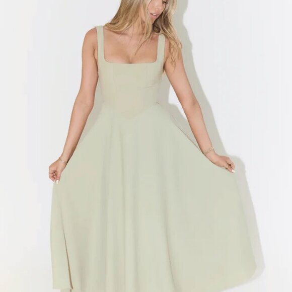 Sofia Classy Midi Dress - Picture 5 of 5